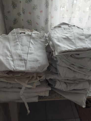Kimono idmanla məşğul olan uşaqlar üçün,geyilməmiş.Elektrik
