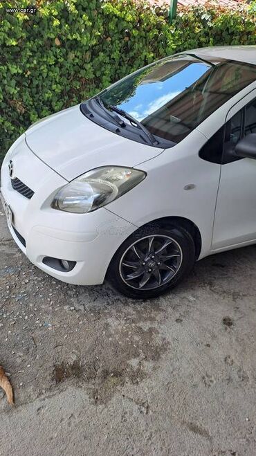 Toyota: Toyota Yaris: 1.4 l. | 2011 έ. Χάτσμπακ — 5