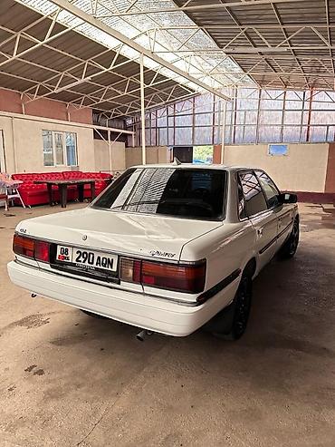Транспорт: Toyota Camry: 1986 г., 2 л, Механика, Бензин, Седан — 4