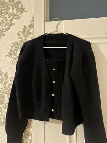 детские трикотажные костюмы: Qadın geyim dəsti - Qara iki parçalı trikotaj: qısa kardiqan və