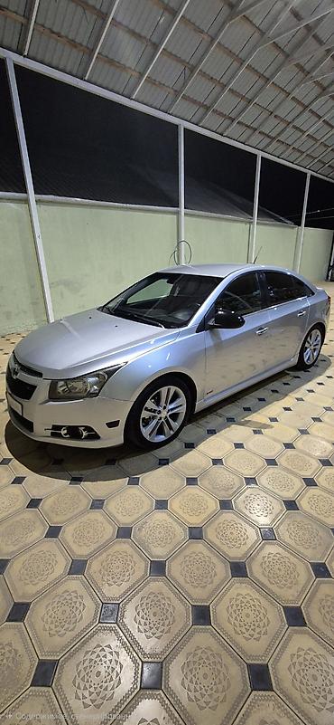 chevrolet cruz disk: Chevrolet Cruze sedan – gümüşü rəng. Xüsusiyyətlər və detallar: - — 3