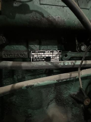 Двигатели, моторы и ГБЦ: Двигатель Volvo дизельный, рядный 6-цилиндровый. 2000 год — 7