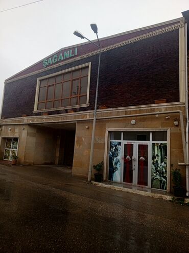 Banketlər, furşetlər: Salam restoran ev bir yerde satilir restoran 250 neferlik ev 223 kv — 1