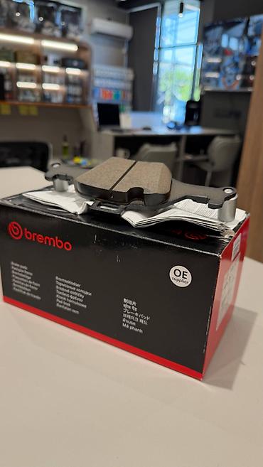 brembo gold: Комплект тормозных колодок Универсальный Новый, Оригинал — 1