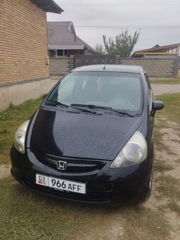 Honda Fit/Jazz, черный хэтчбек. Кузов и экстерьер: - Компактный