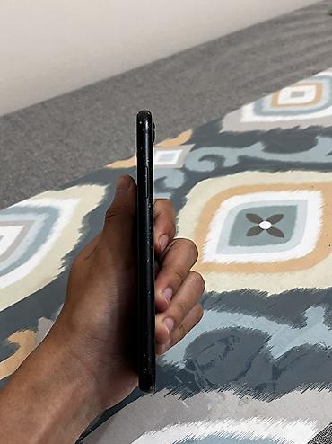 Apple iPhone: IPhone Xr, Б/у, 64 ГБ, Черный, Чехол, 79 % — 10