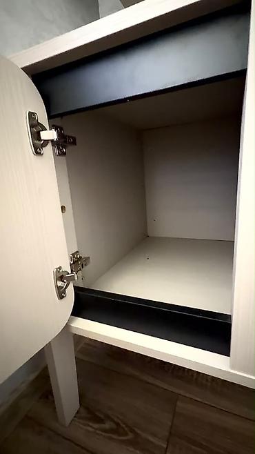 stol ev ucun: Minimalist iş masası və üst divar rəfi dəsti - Rəng: açıq bej (ağac — 3