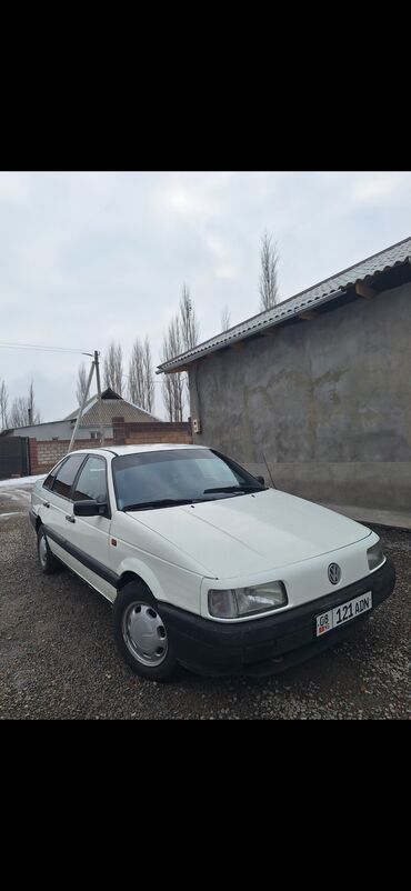 volkswagen 1990: Volkswagen Passat: 1992 г., 1.8 л, Механика, Бензин, Седан