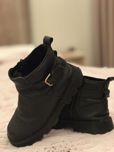 ortopedik ayaqqabılar instagram: Zara. 24 ölçü