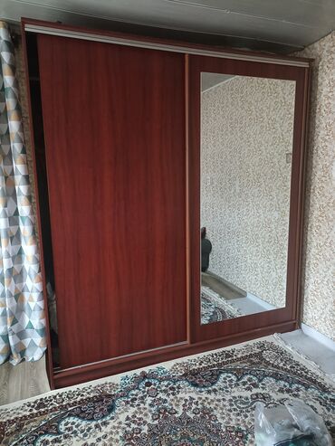 шкаф 3 дверный с зеркалом: Гардеробный Шкаф, Для одежды, Б/у