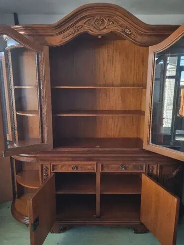 Stilske vitrine: Prelepa vitrina. Visina 230 cm Duzina 220 cm Dubina 55 cm na lalafo.rs — 8 Stilske vitrine: Prelepa vitrina. Visina 230 cm Duzina 220 cm Dubina 55 cm — 8