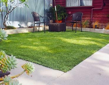 Резиновая плитка: Искусственный газон может играть роль основного элемента в ландшафтном — 4