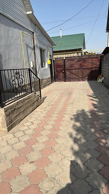 Продажа коттеджей и домов: Продаётся жилой дом с просторной планировкой. - Большая кухня с — 6