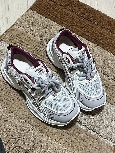 nike react: Кроссовки Fashion Sport уни - Размер: 41 (маломерки, стелька 25,5см) — 2