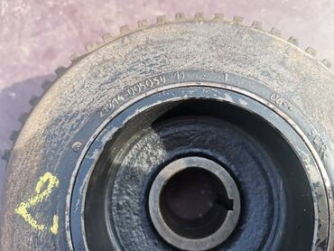 Auto delovi: Donja remenica Lada 21214i Niva br.2. Polovno, očuvano. Skinuto sa — 9