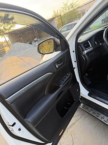 step vagon: Toyota Highlander: 2019 г., 3.5 л, Автомат, Бензин, Кроссовер — 8