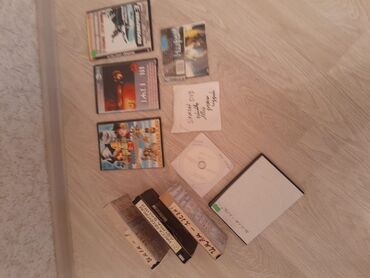 CD, DVD disklər və kassetlər: Işləyir. CD -dir . kasetler dini kasetlerdi . birlikde satılır — 9