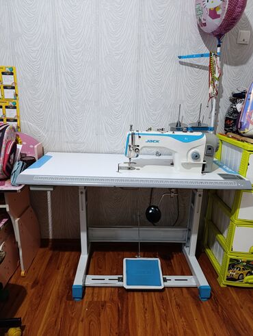 промышленные швейные машины бу: Тигүүчү машина Jack, Жарым автоматтык