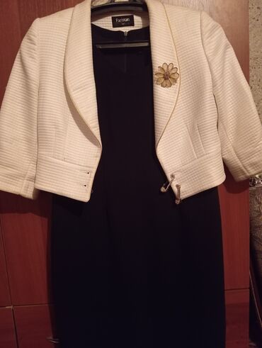 домашние халаты больших размеров: Комплект: элегантное черное платье + укороченный жакет. - Бренд