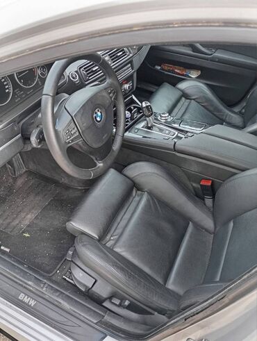 Οχήματα: BMW 520: 2 l. | 2011 έ. Λιμουζίνα