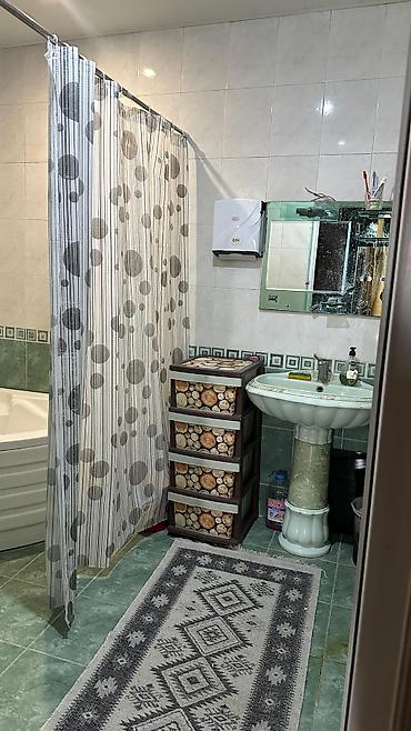 Köhnə tikili: Geniş və işıqlı mənzil interyeri - Klassik dizaynlı geniş zal — 10