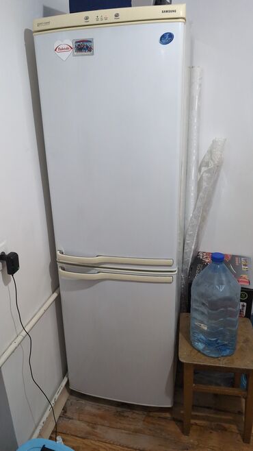 холодильник для магазина: Холодильник Samsung, Б/у, Двухкамерный, 65 * 190 *