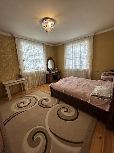 ağ şəhər: Satılır: 2 otaqlı həyət evi (fotoşəkillərdə) - Geniş dəhliz, taxta — 5