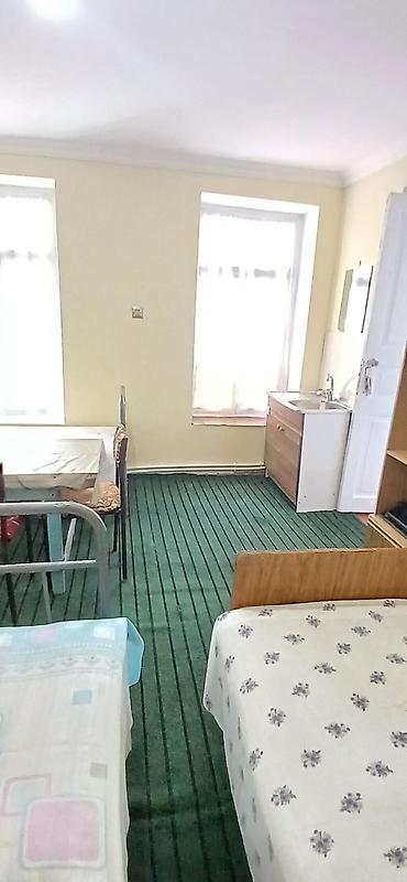 Kirayə otaqlar: Kirayə verilir: geniş, işıqlı 1 otaqlı yaşayış sahəsi - Otaq: böyük — 3