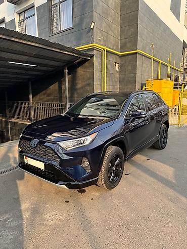 Toyota: Toyota RAV4: 2019 г., Автомат, Гибрид — 9
