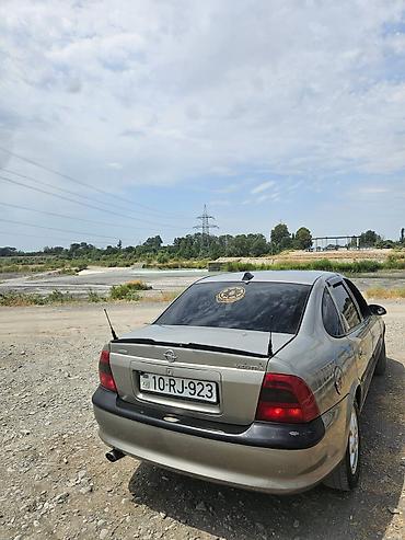 Opel: Opel Vectra B sedan - Kuzov: 4 qapılı sedan, boz/metallik rəng - — 3