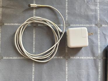 komputer noutbuk: İşlənmiş Apple MacBook, 13.3 ", Apple M1, 256 GB, Ünvandan götürmə — 8