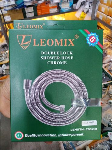 душ кабины: Leomix brendindən olan bu xrom örtüklü iki qıfıllı duş şlanqı hamam