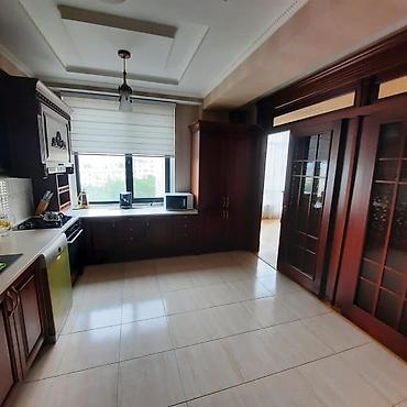 Долгосрочная аренда квартир: 3 комнаты, Агентство недвижимости, Без подселения, С мебелью полностью — 5