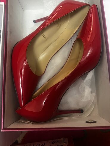 женская обувь бу 38: Туфли 38.5, цвет - Красный