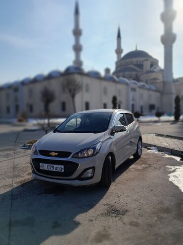 машына купит: Chevrolet Spark: 2018 г., 1 л, Вариатор, Бензин, Хетчбек