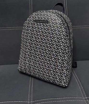 Рюкзаки: Рюкзак Tommy Hilfiger с фирменным монограммным узором TH. - Дизайн — 3