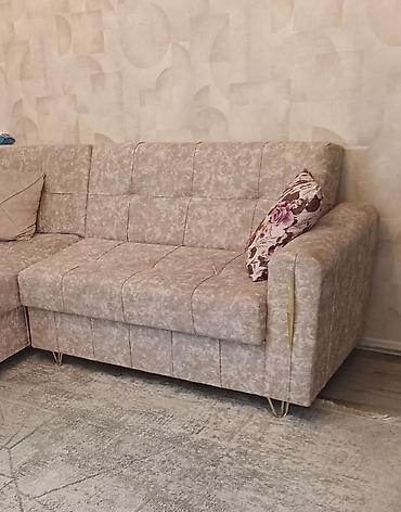 saloglu divan: Təmiz və səliqəli istifadə olunub. Ölçüsü 2 m × 1.70 m. Ünvan — 3