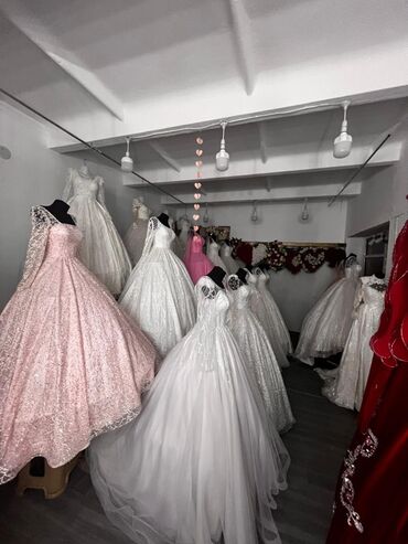 Toy paltarları: Hazır Biznes Satılır! Müxtəlif üslublarda və ölçülərdə gəlinliklər — 25