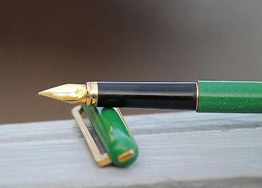 Ostali aksesoari: Elysee Green Lacquer & Gold naliv pero, penkalo. Made in West — 6