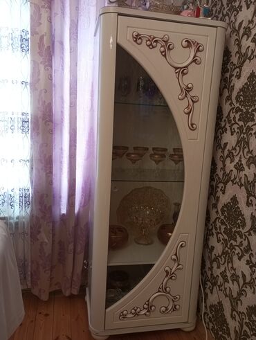 ishlenmish mebel: Satılır.Uzunlugu- 1.88 sm. En- 45 sm. (80 AZN) 0515702313 Xirdalan
