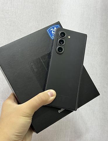 Samsung Galaxy Z Fold 5, Б/у, 256 ГБ, цвет - Черный, 1 SIM, 2 SIM, eSIM