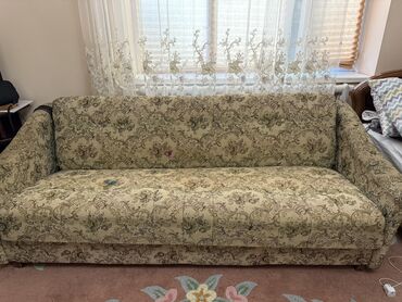 Прямые диваны: Диван 2,20 б/у в нормальном состоянии + 2 кресла. 3000 сом