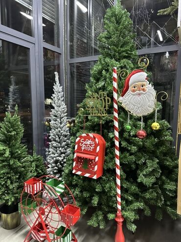 украшение для дворов и садов: Новогодний декор и искусственные ёлки Что представлено на фото: -