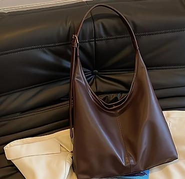 Çantalar: Yenidir, paketin içində Qiymət 15 AZN Çatdirilma : metronun — 1