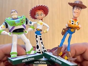 Oyuncaq fiqurlar: ALIRAM!!!PAPA JOHN’S x Disney•Pixar Toy Story 5 kolleksiyası - — 2