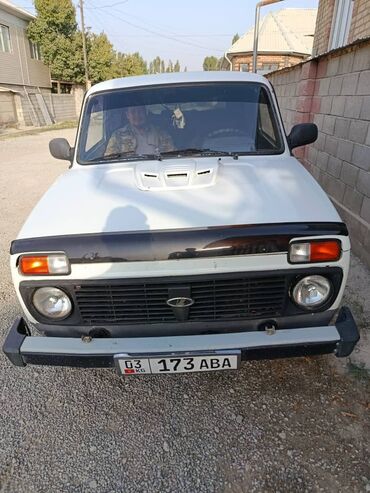 шины на вольво: LADA 4x4 (Нива), 3‑дверный внедорожник, цвет белый. Особенности и