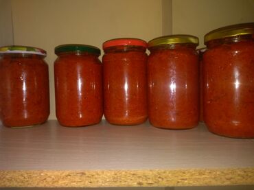 Prehrambeni proizvodi: Domaći ajvar od pečene paprike