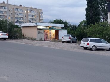 без хоз дом: Ижарага берем Дүкөн, Өзүнчө турган дүкөн, 40 кв. м Иштеп жаткан, Жарым-жартылай жабдуулары менен, Ремонту менен, Электр жарыгы, Кирүү өзүнчө