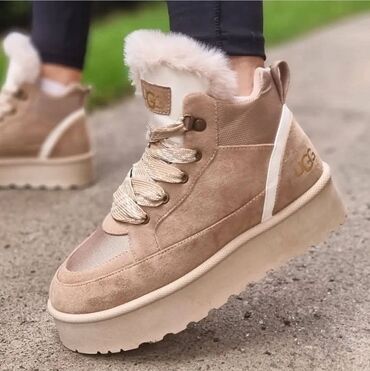 Ugg obuća: Ugg čizme — 18