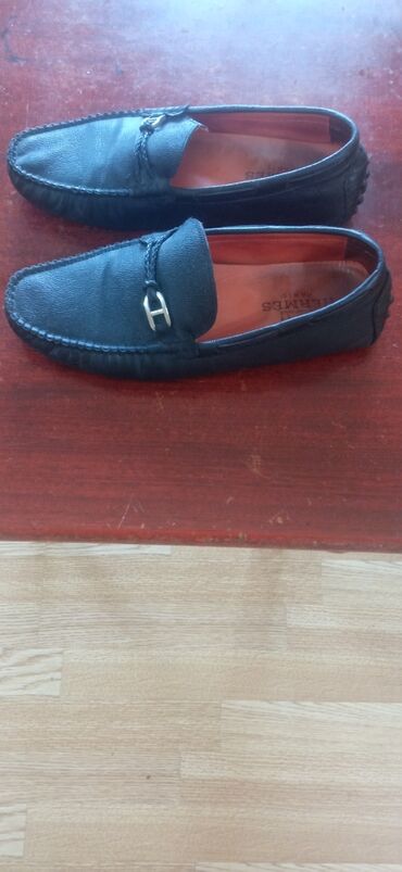 Botinkalar: Məhsul: Kişi makasinləri - Brend: HERMÈS (Paris yazısı içlikdə
